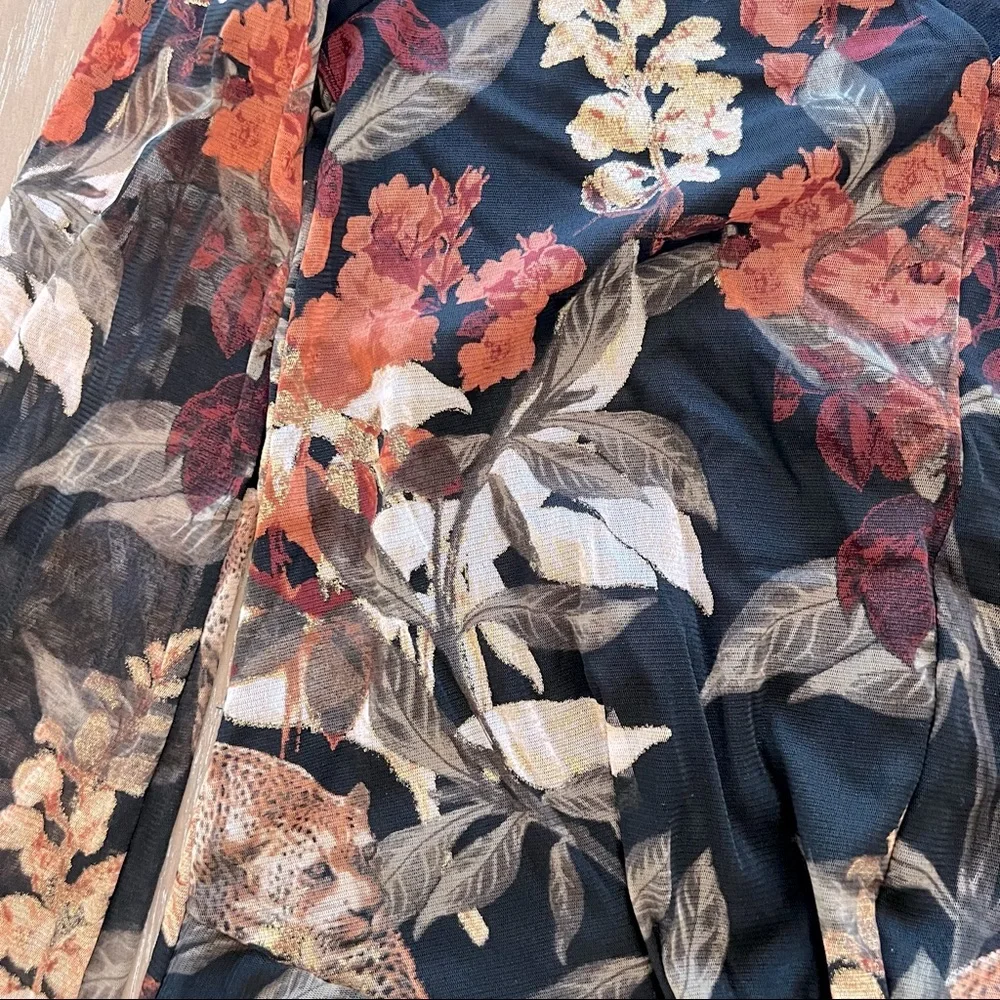 INC Floral Leopard Print Twist Hem Long Sleeve V Neck Blouse Sz XS NWOT - Picture 9 of 10